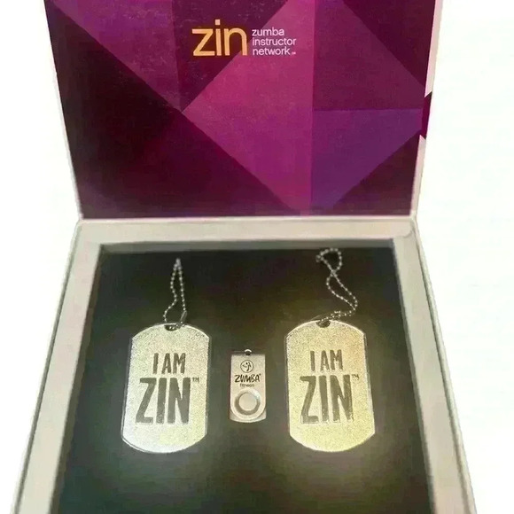 💚 Zumba®️ Instructor Bundle Gift Set - Picture 3 of 4